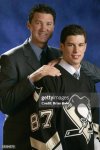 1-Sidney Crosby as rookie w Mario.jpg